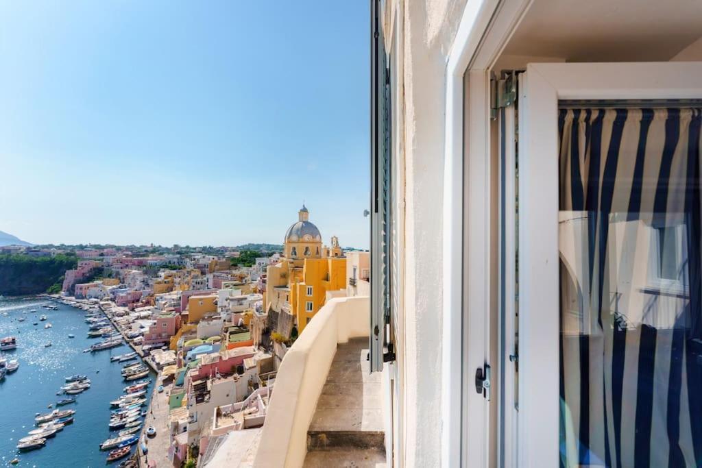 La Casa Di Nina A Corricella Apartment Procida Luaran gambar