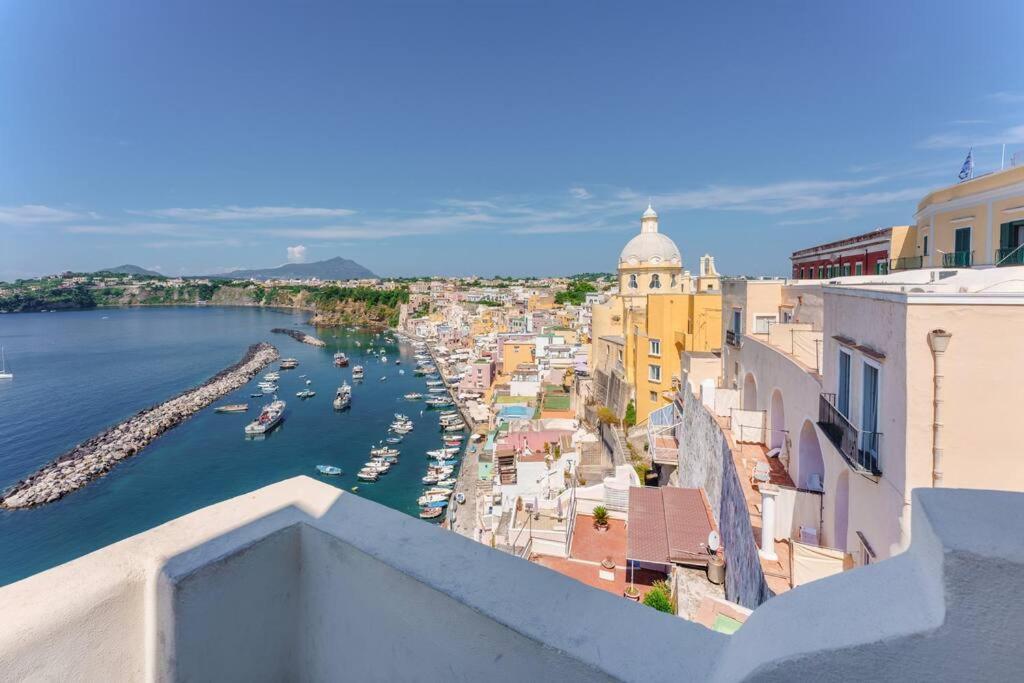 La Casa Di Nina A Corricella Apartment Procida Luaran gambar