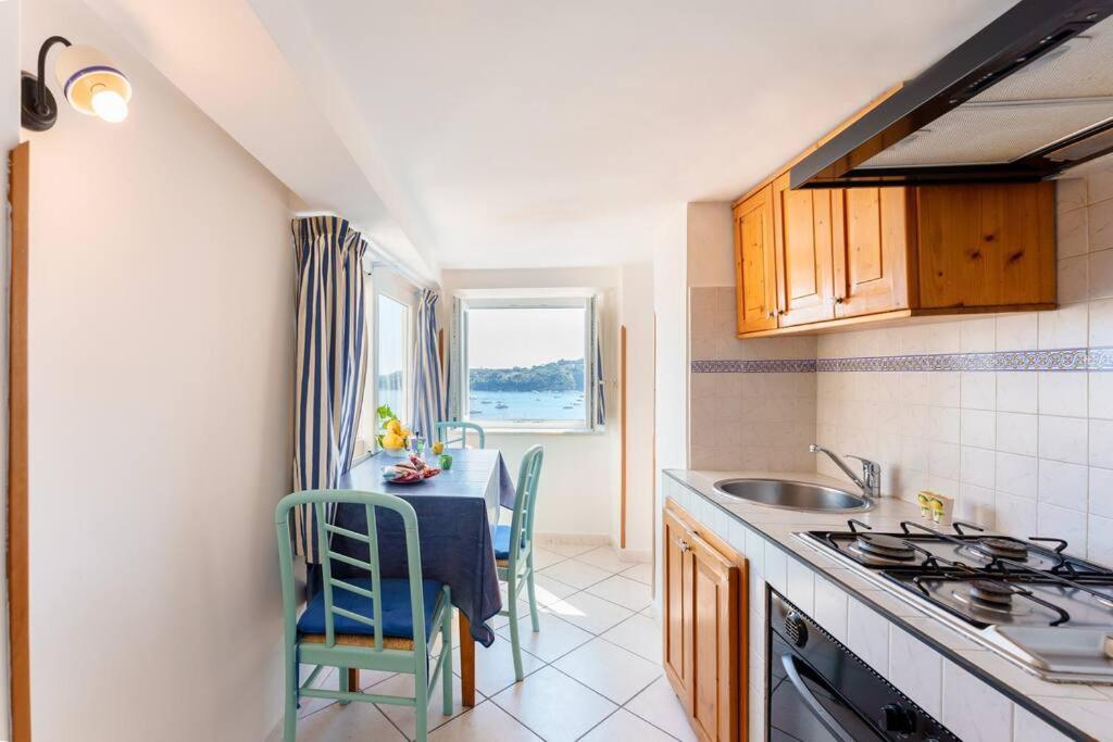 La Casa Di Nina A Corricella Apartment Procida Luaran gambar
