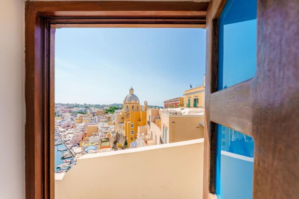 La Casa Di Nina A Corricella Apartment Procida Luaran gambar